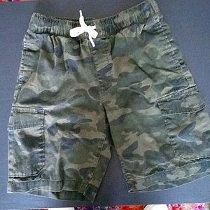 Camo cargo shorts size L (10/12) Old Navy